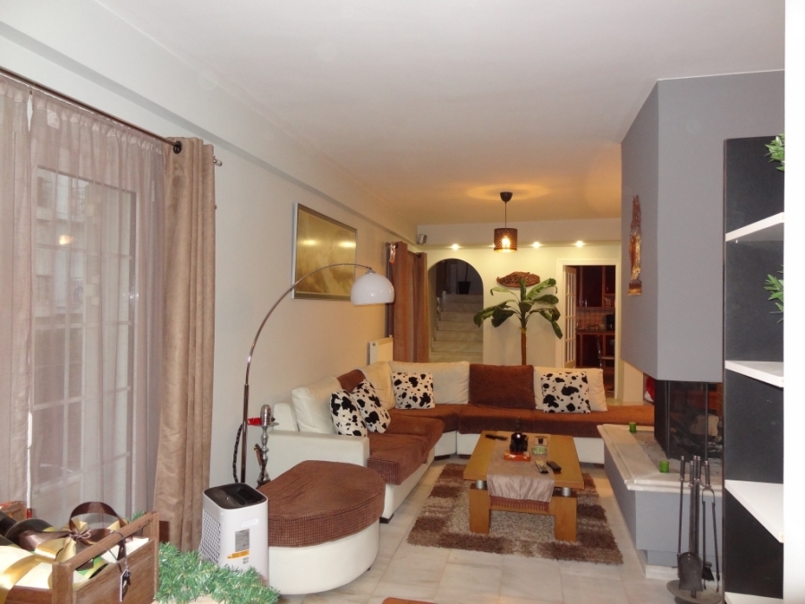 (For Sale) Residential Maisonette || Athens North/Agia Paraskevi - 180 Sq.m, 4 Bedrooms, 410.000€ 